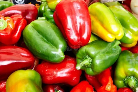 فلفل دلمه رنگی قرمز سبز ترکیب تازه سالادی